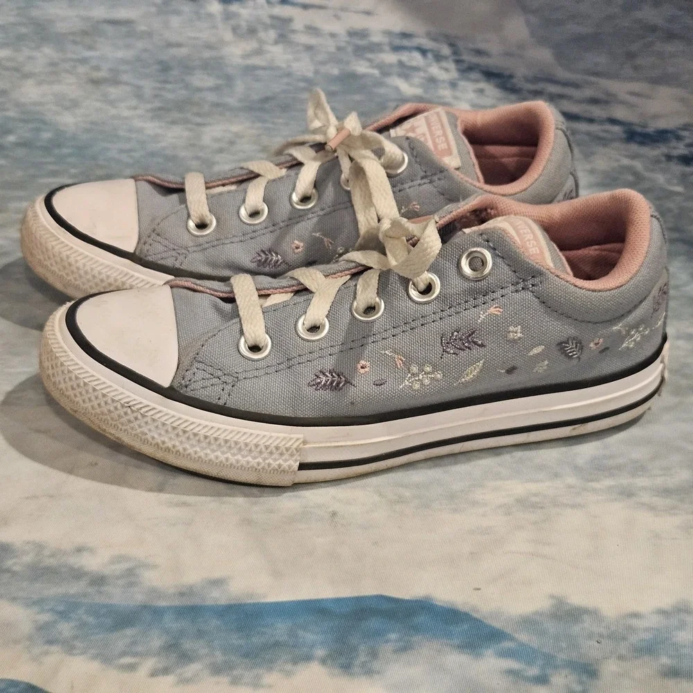 Converse Chuck Taylor All Star Girls Blue Gray Floral Low Top Sneakers Size 1